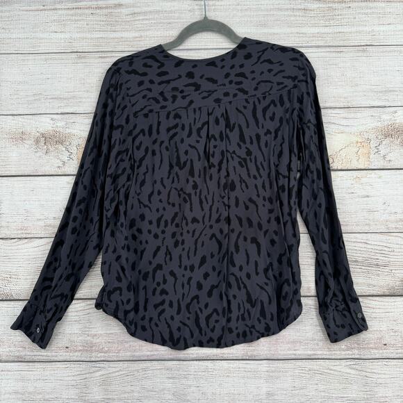 Rails Hilary Cheetah Print Faux Wrap Blouse Womens Small Gray Black - Picture 2 of 13
